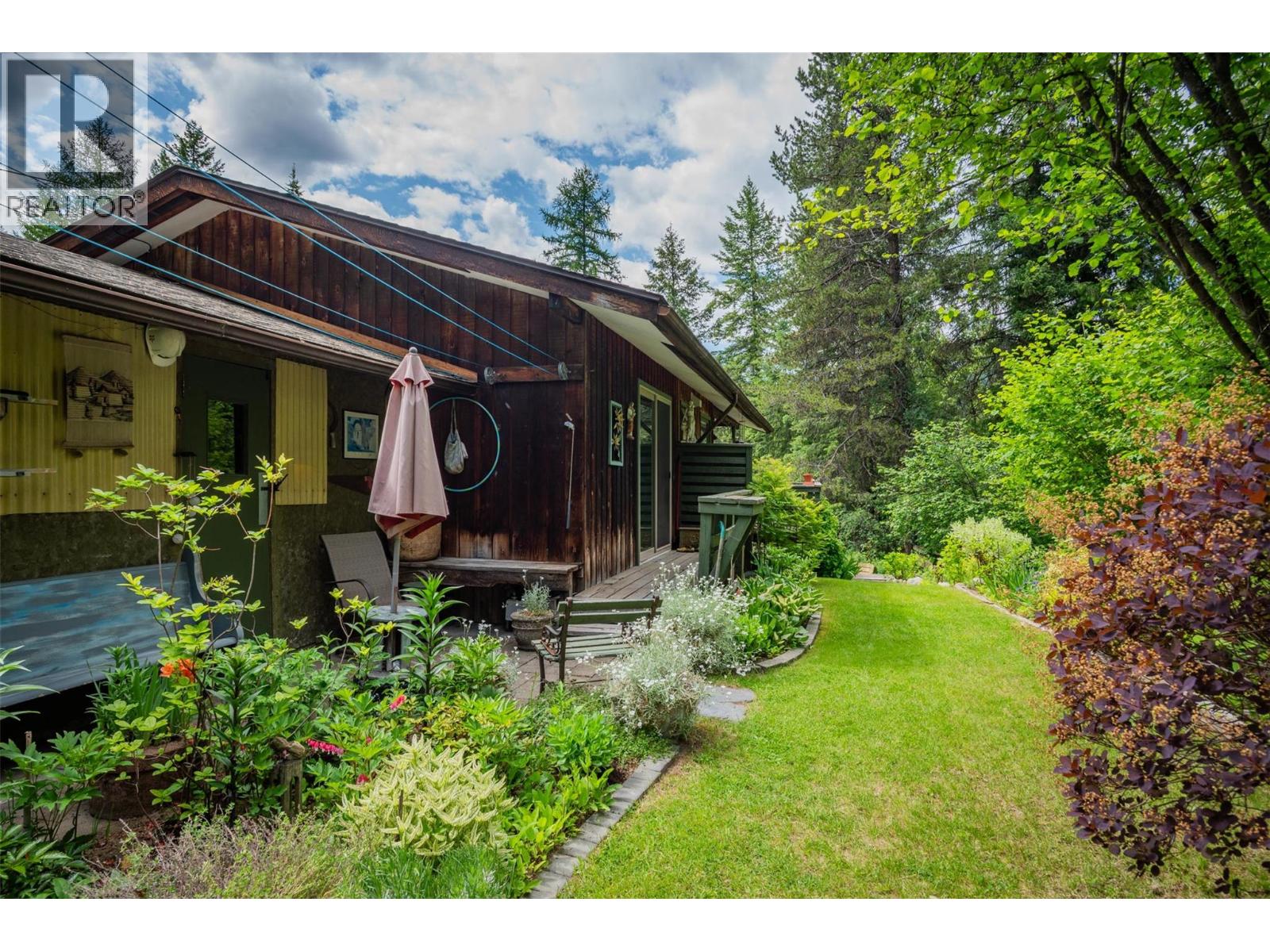 2083 Green Road, Fruitvale