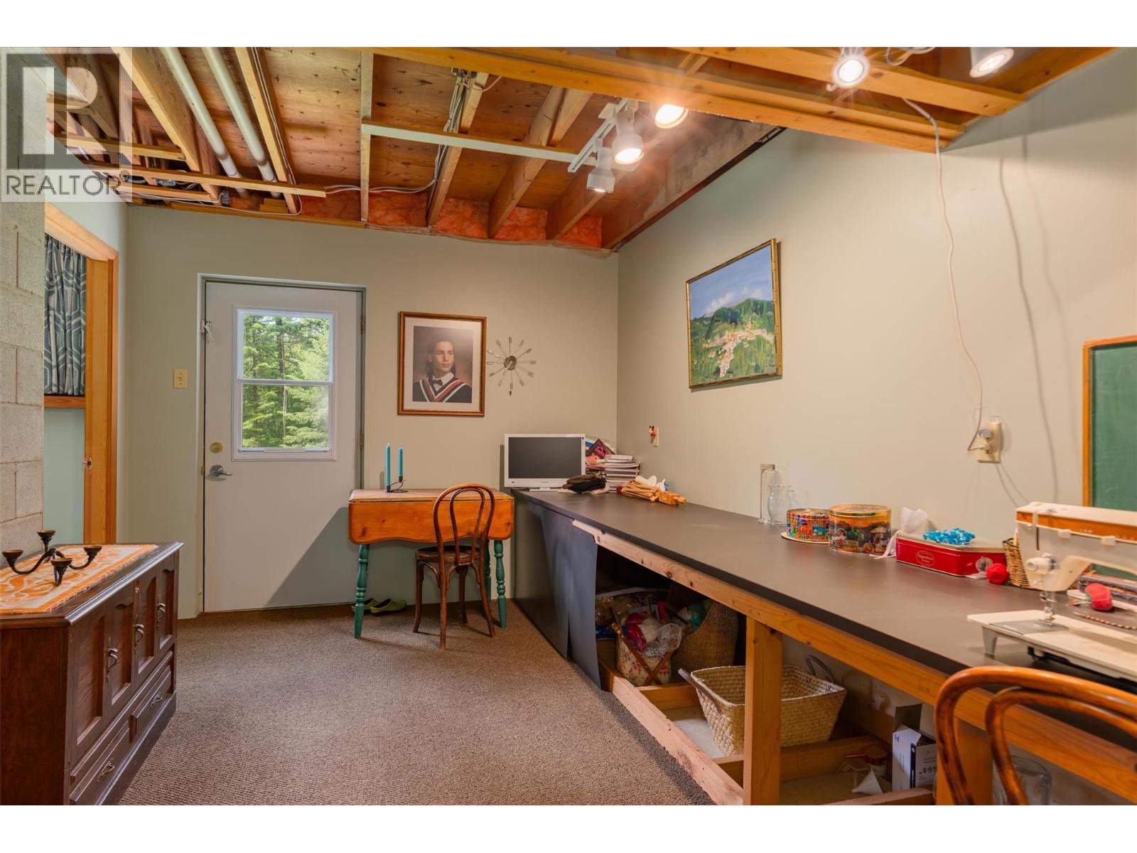 2083 Green Road, Fruitvale