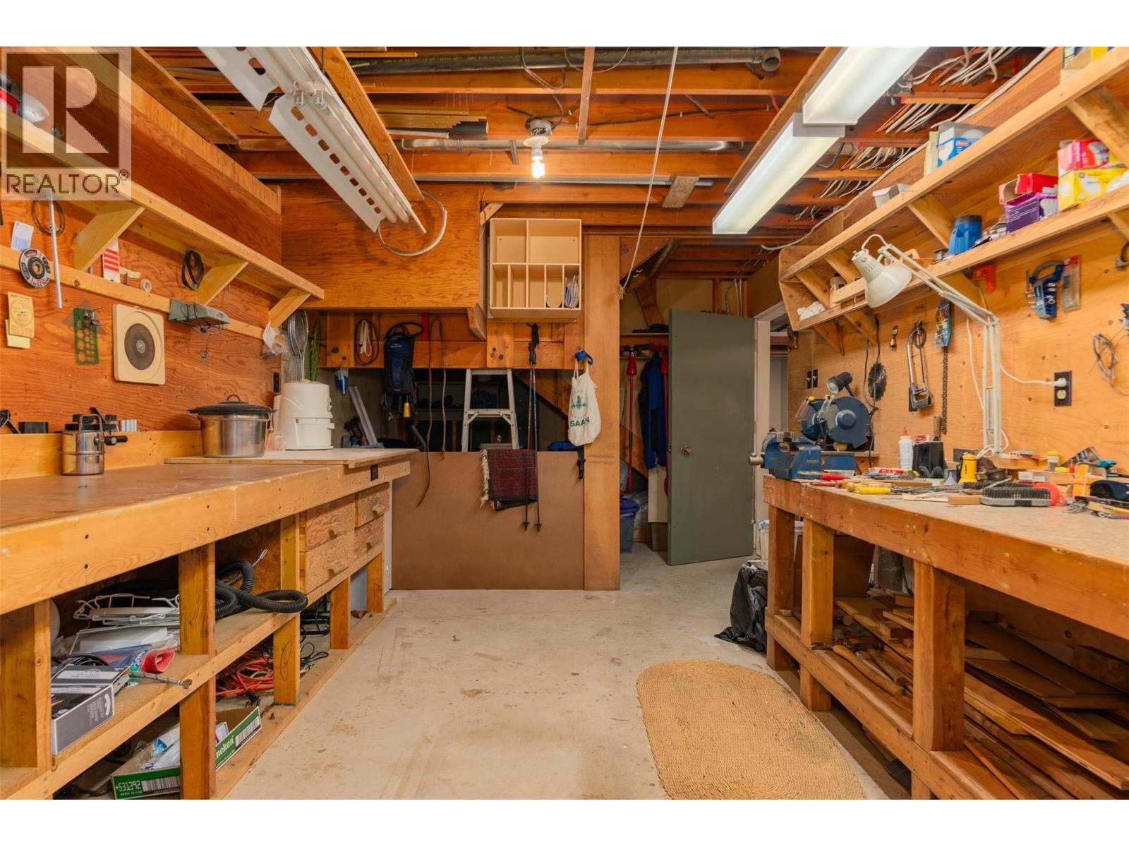 2083 Green Road, Fruitvale