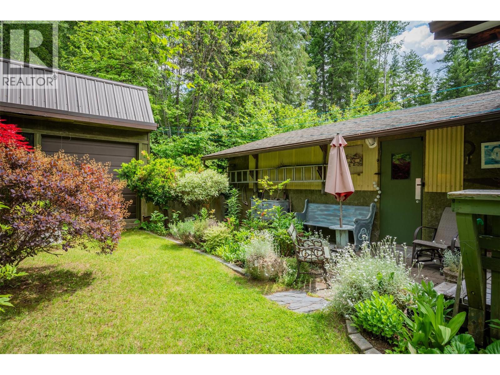 2083 Green Road, Fruitvale