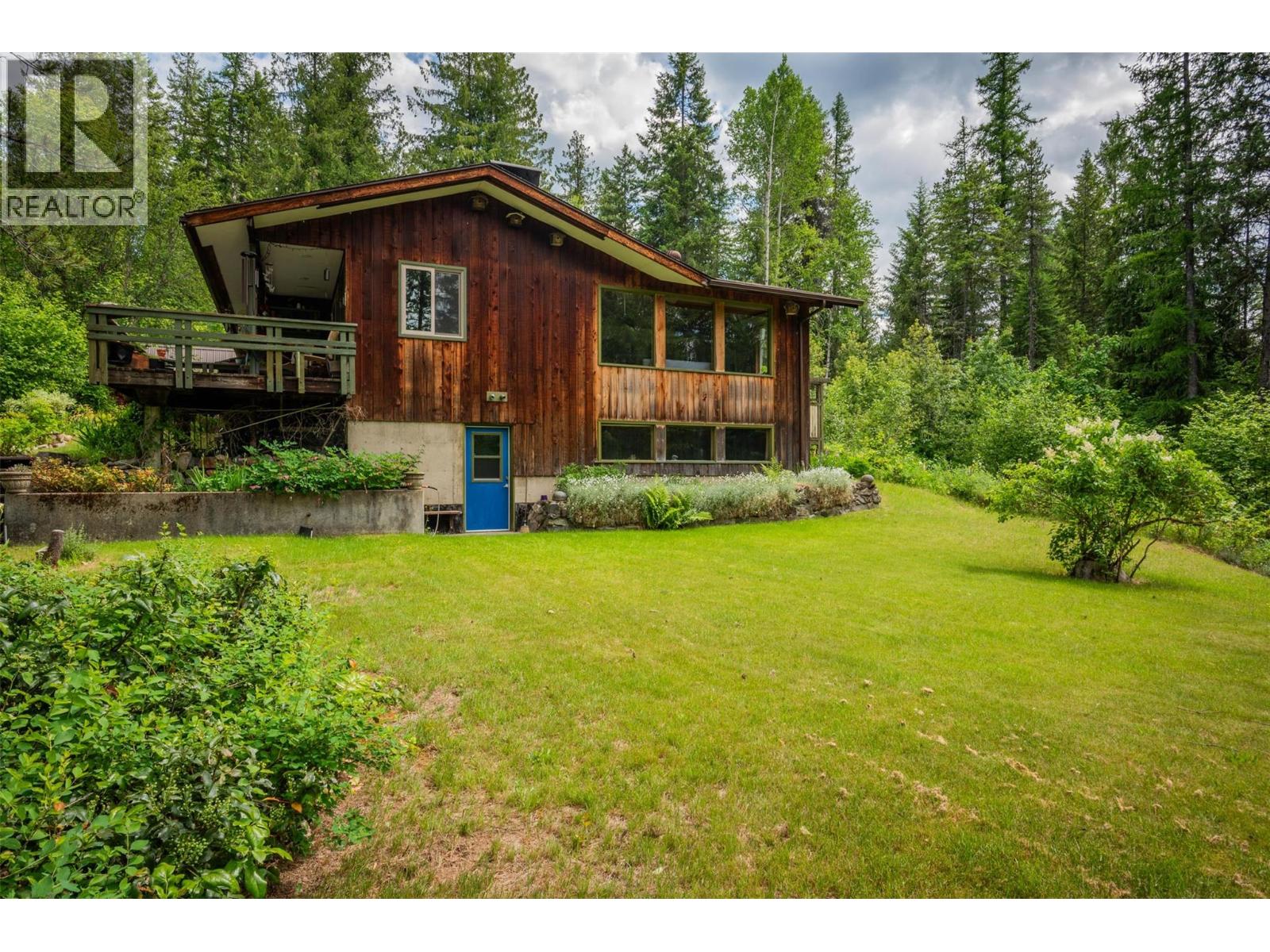 2083 Green Road, Fruitvale