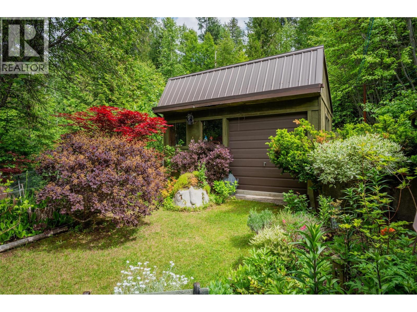 2083 Green Road, Fruitvale