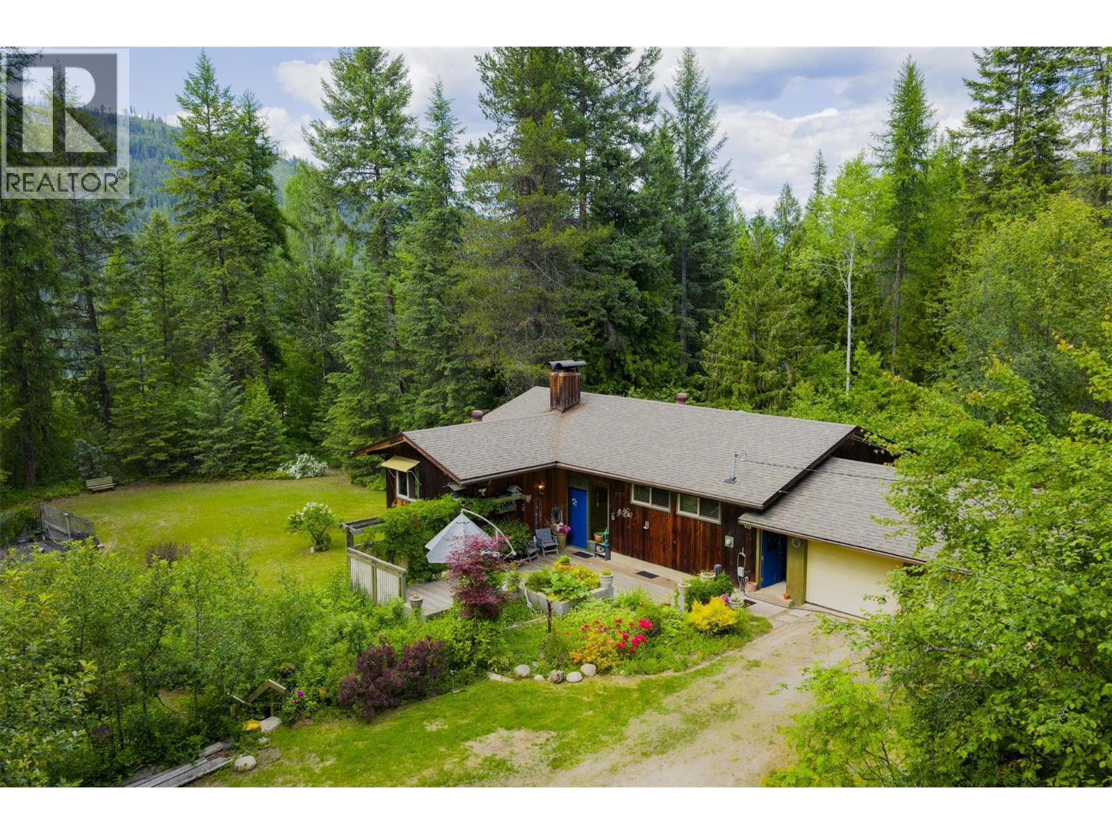 2083 Green Road, Fruitvale