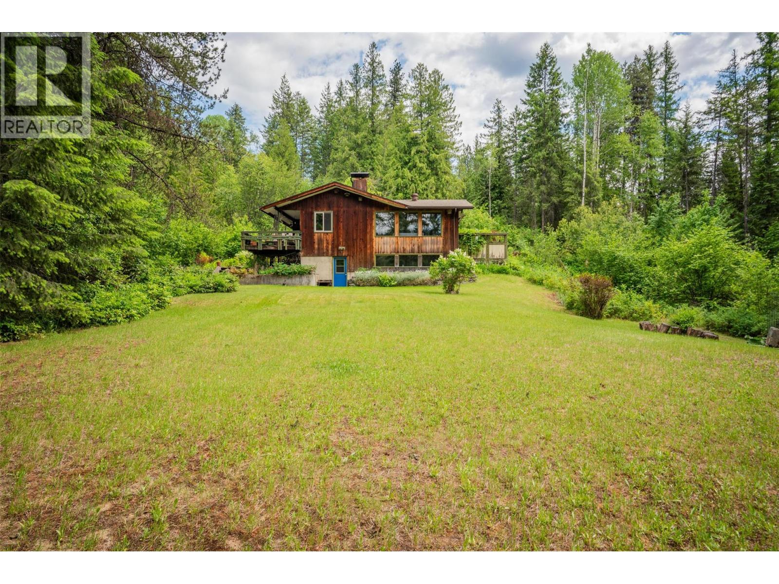 2083 Green Road, Fruitvale