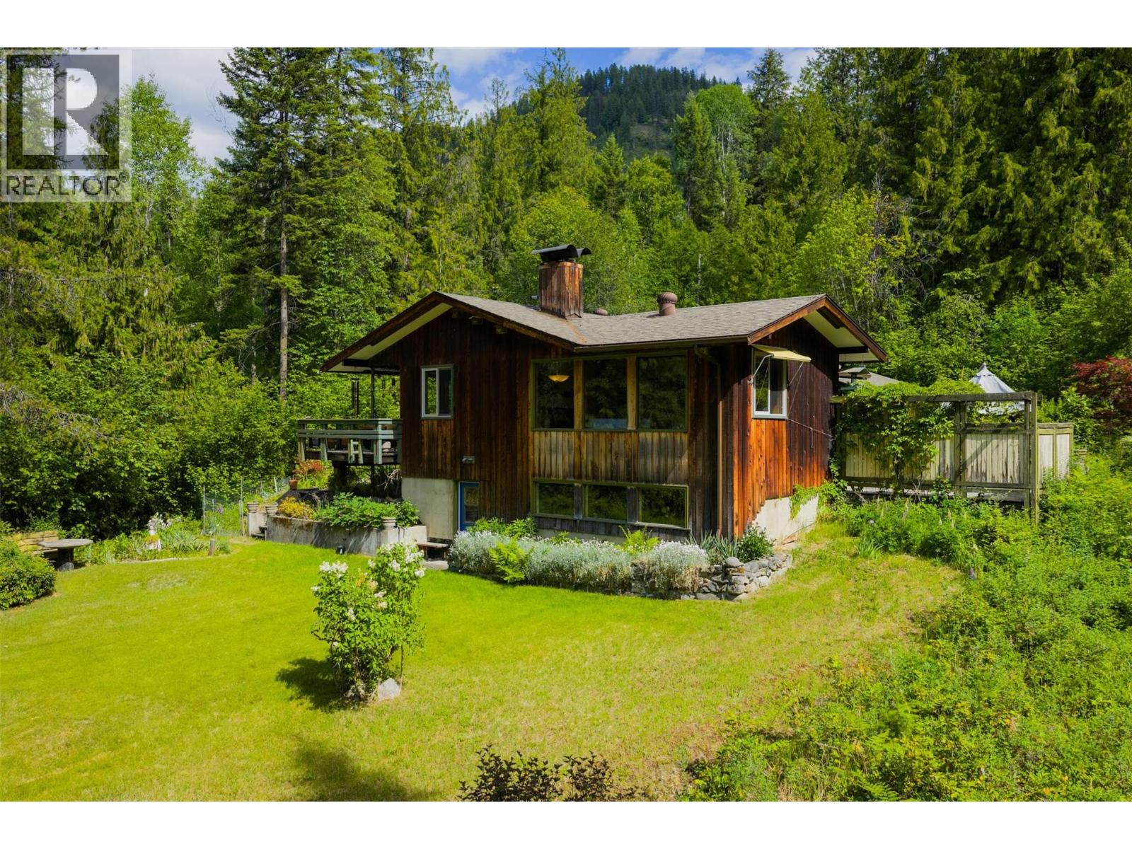 2083 Green Road, Fruitvale