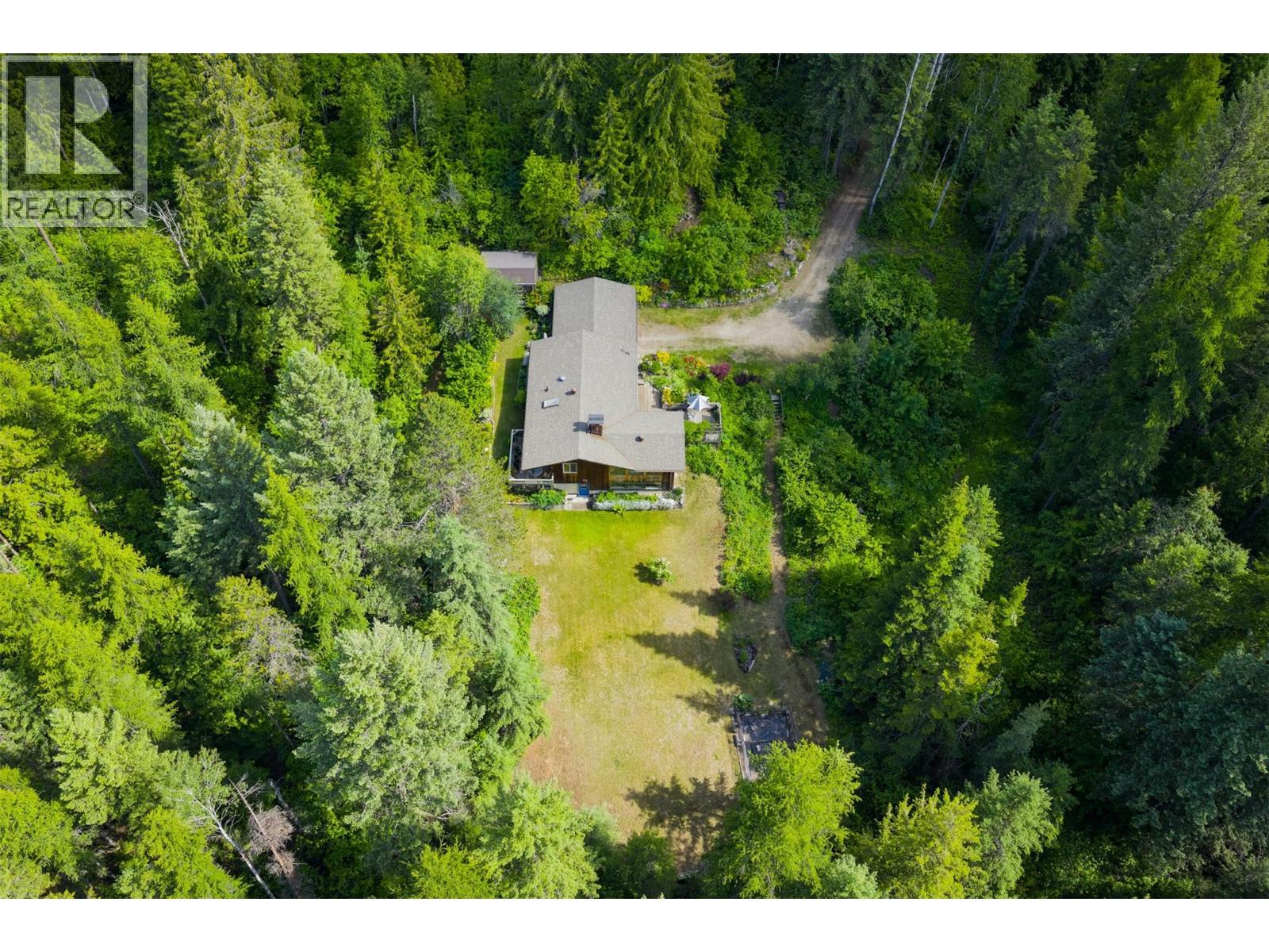 2083 Green Road, Fruitvale