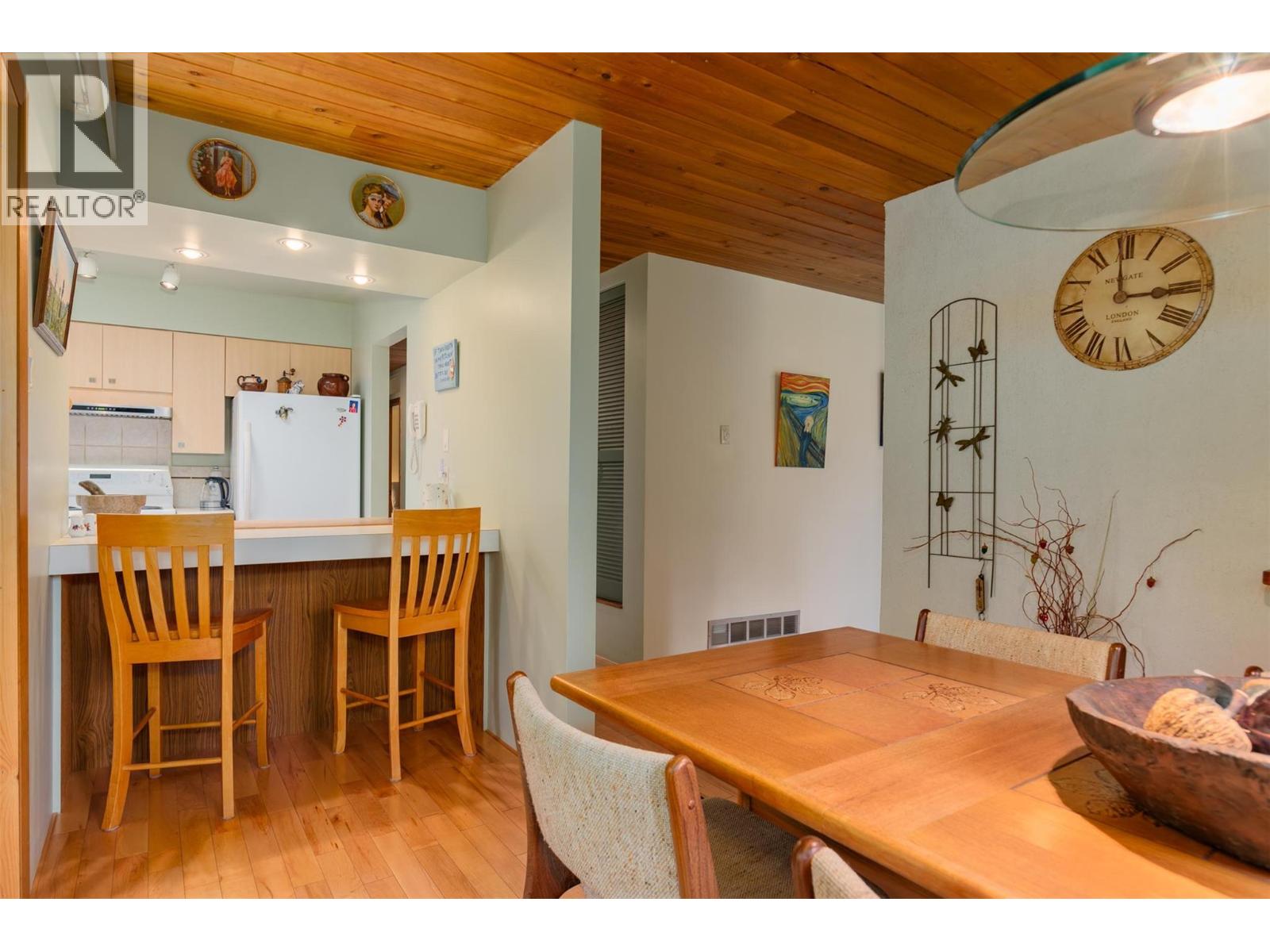 2083 Green Road, Fruitvale