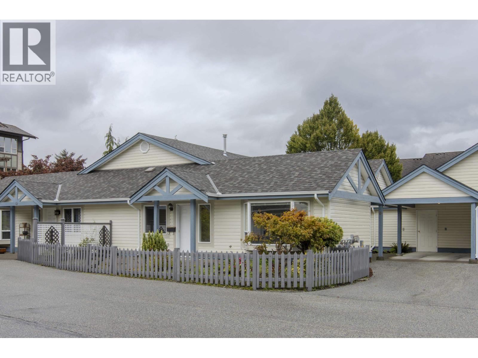 13 1201 PEMBERTON AVENUE, Squamish