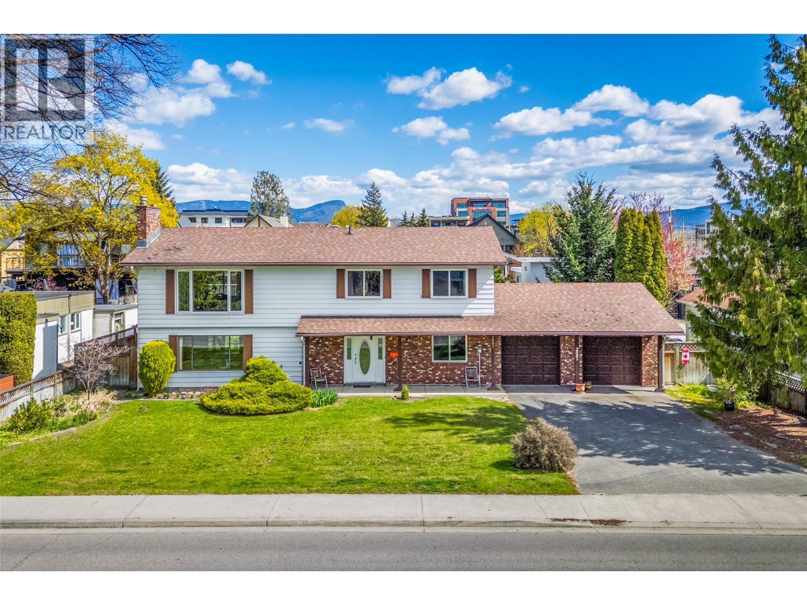  2681 Abbott Street, Kelowna
