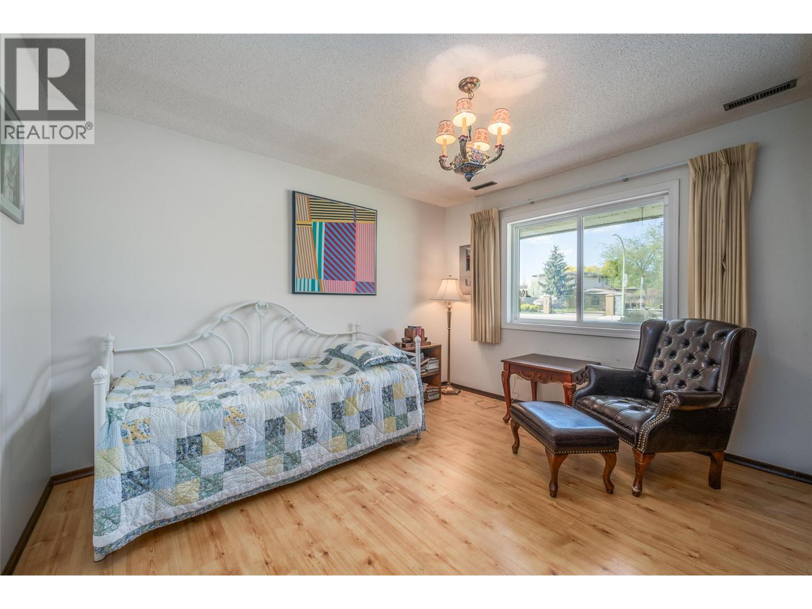 2681 Abbott Street, Kelowna