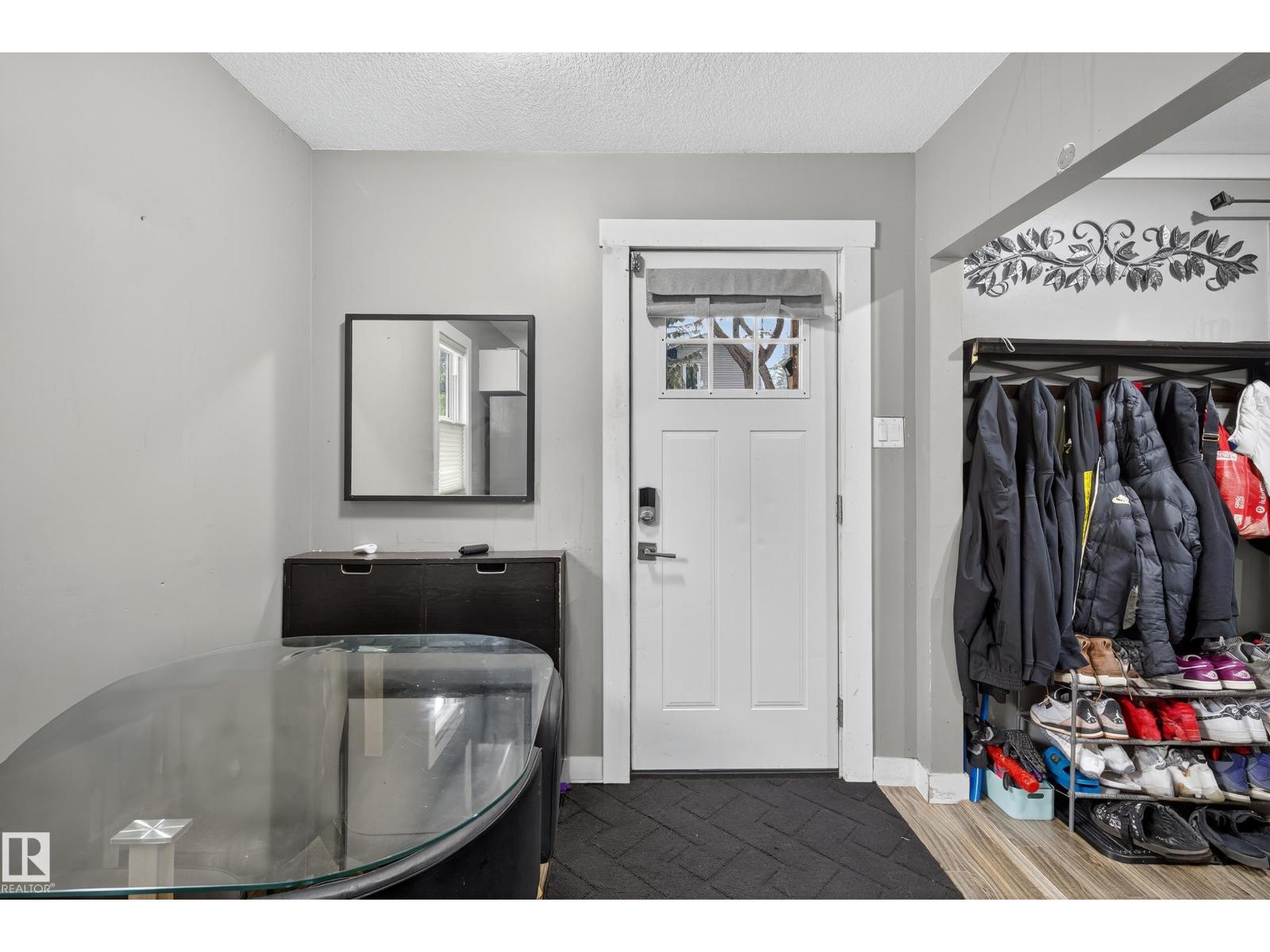 6014 120 AV NW, Edmonton