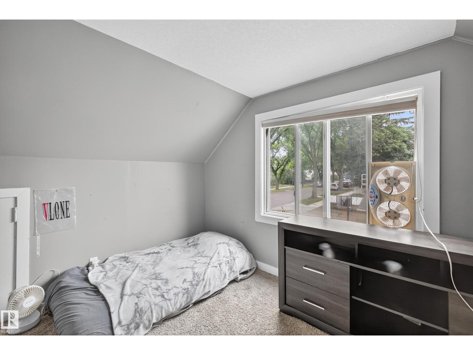 6014 120 AV NW, Edmonton