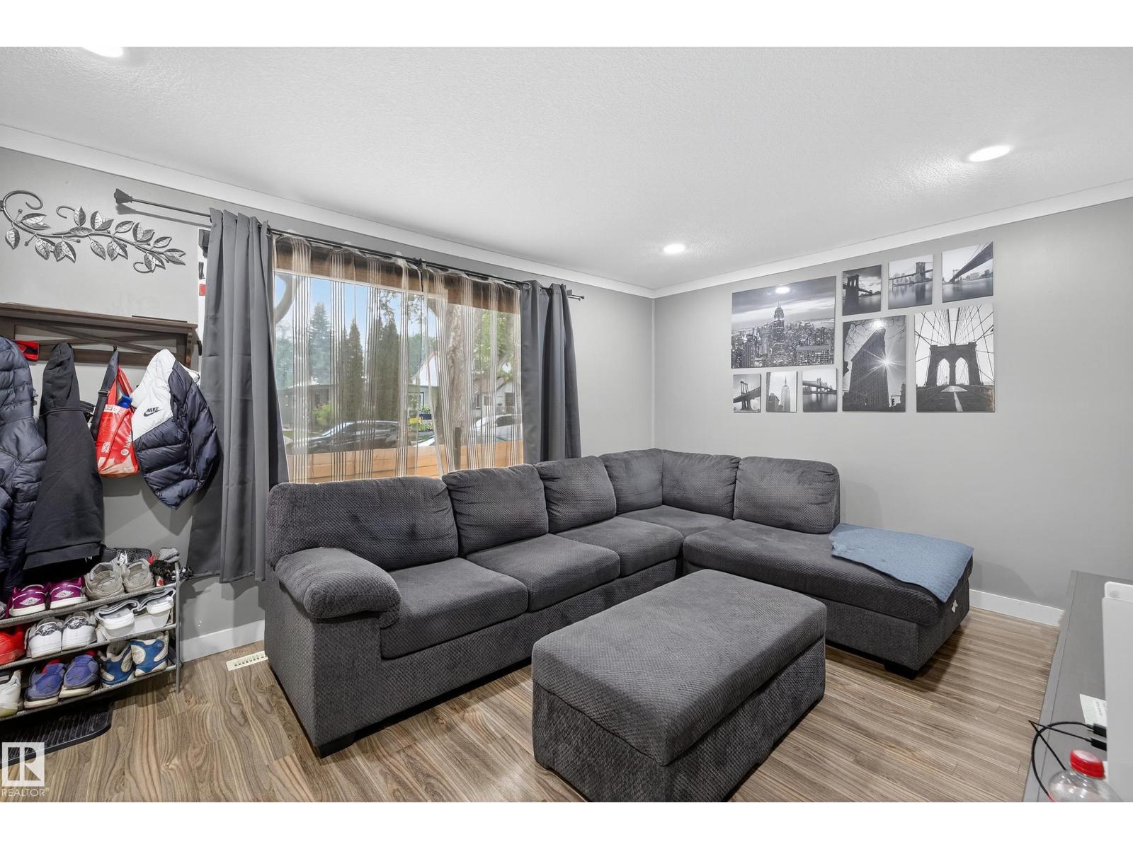 6014 120 AV NW, Edmonton