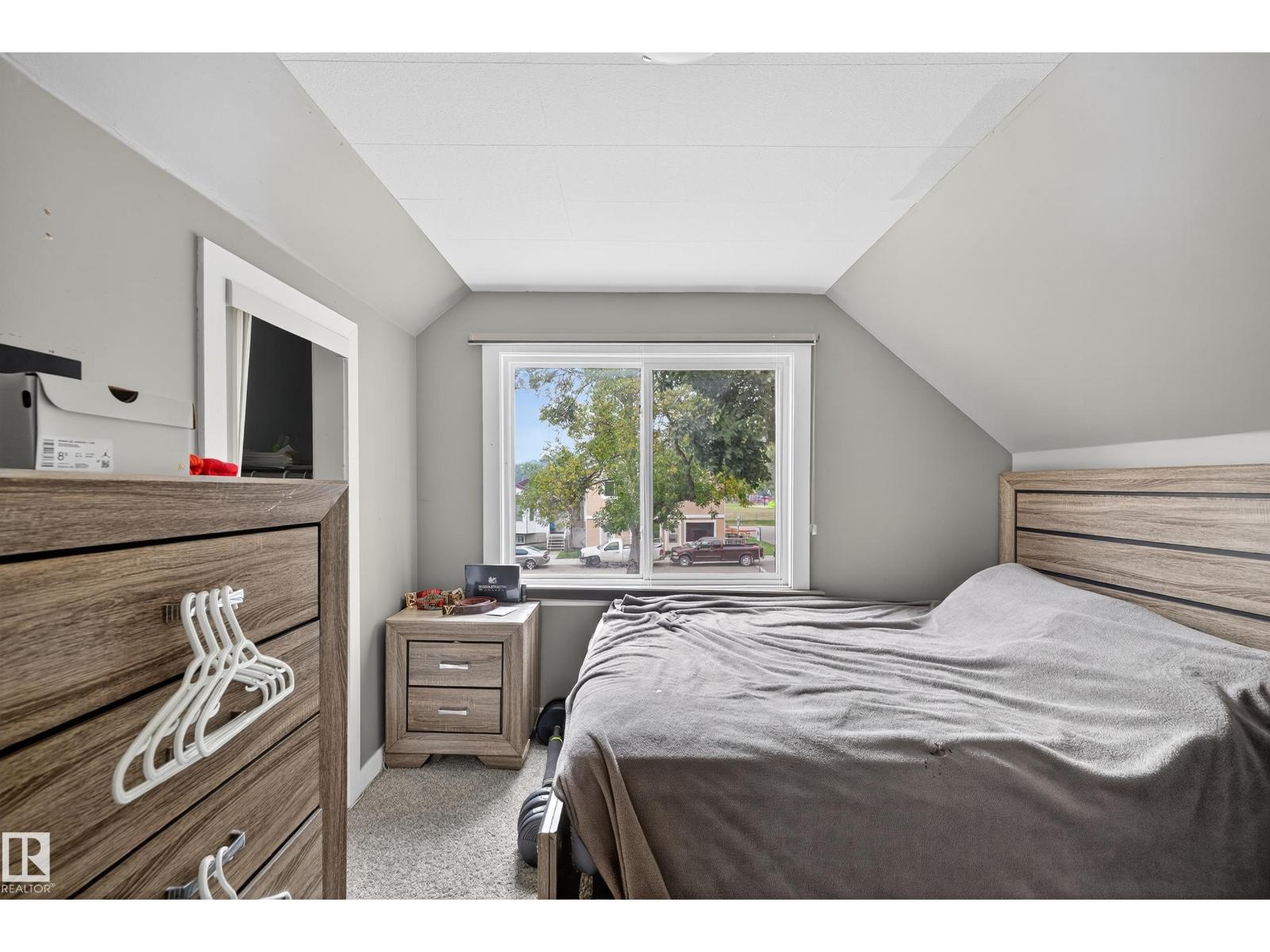 6014 120 AV NW, Edmonton