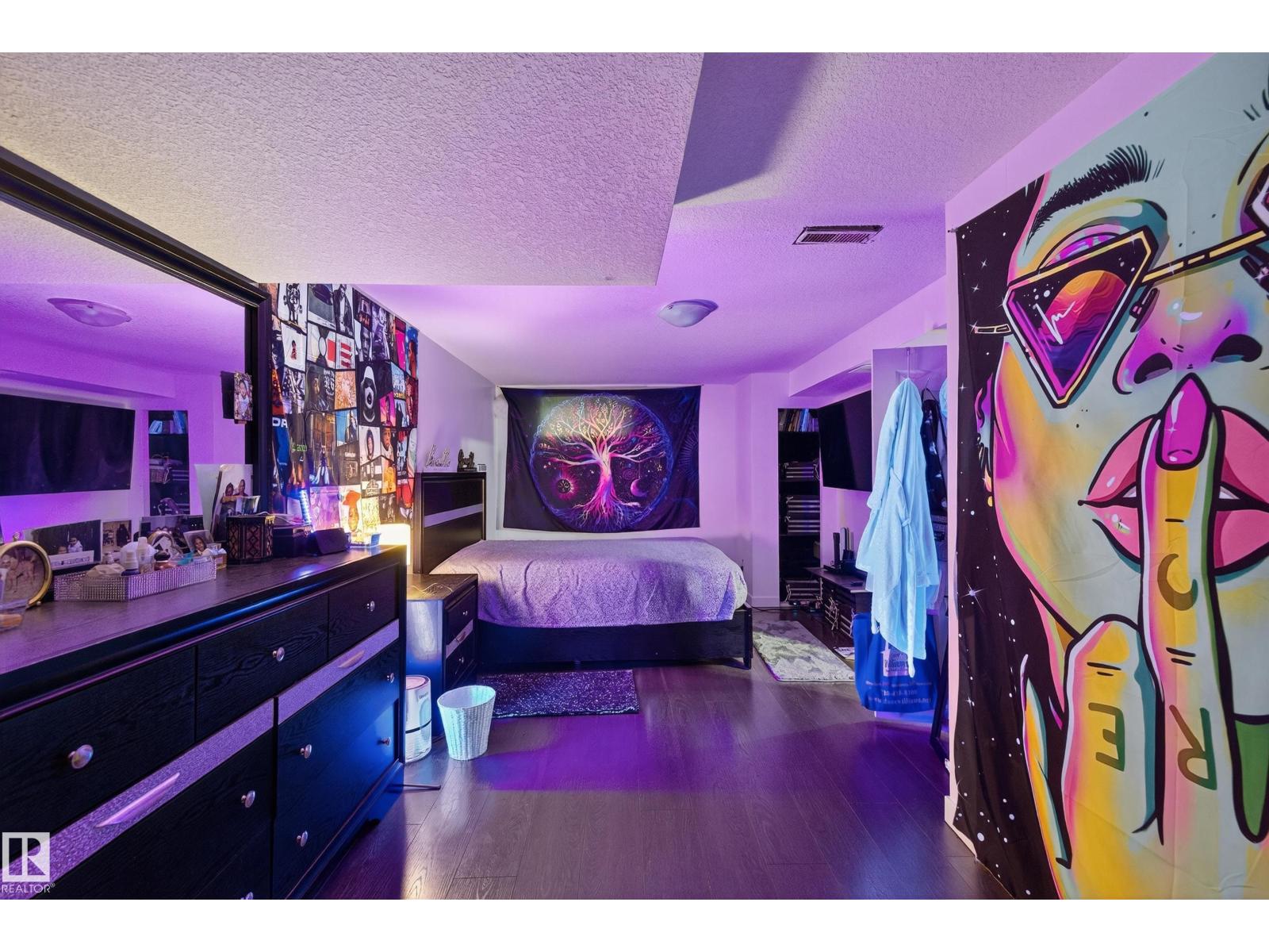 6014 120 AV NW, Edmonton