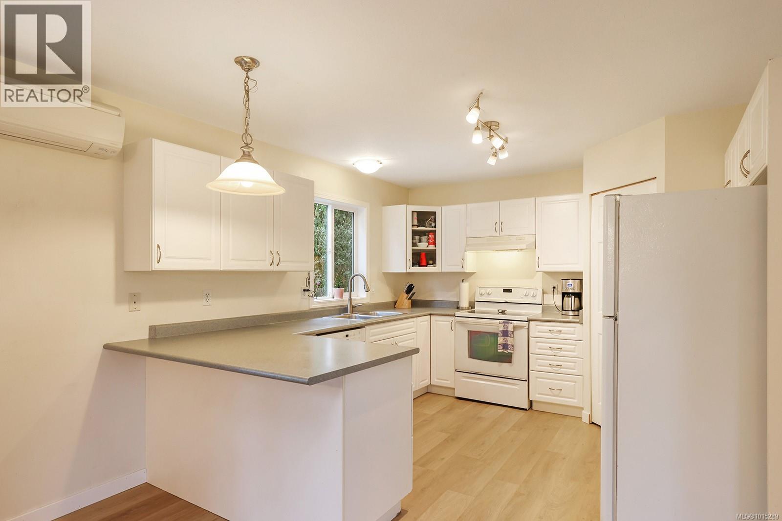 508 Deerwood Pl, Comox