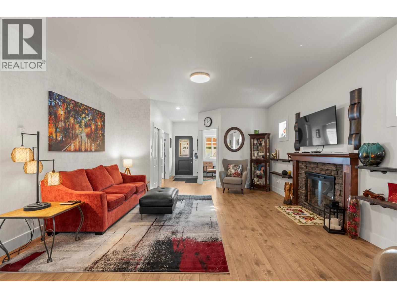  205 Falcon Avenue, Vernon