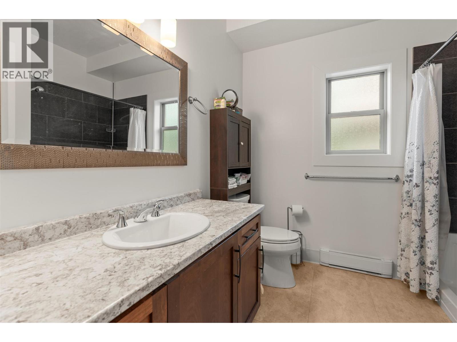  205 Falcon Avenue, Vernon