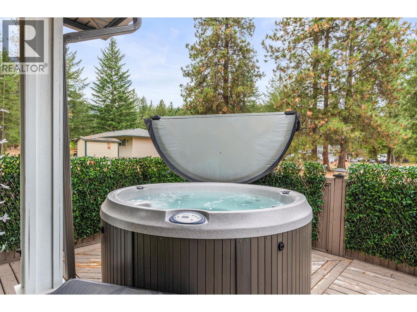  205 Falcon Avenue, Vernon