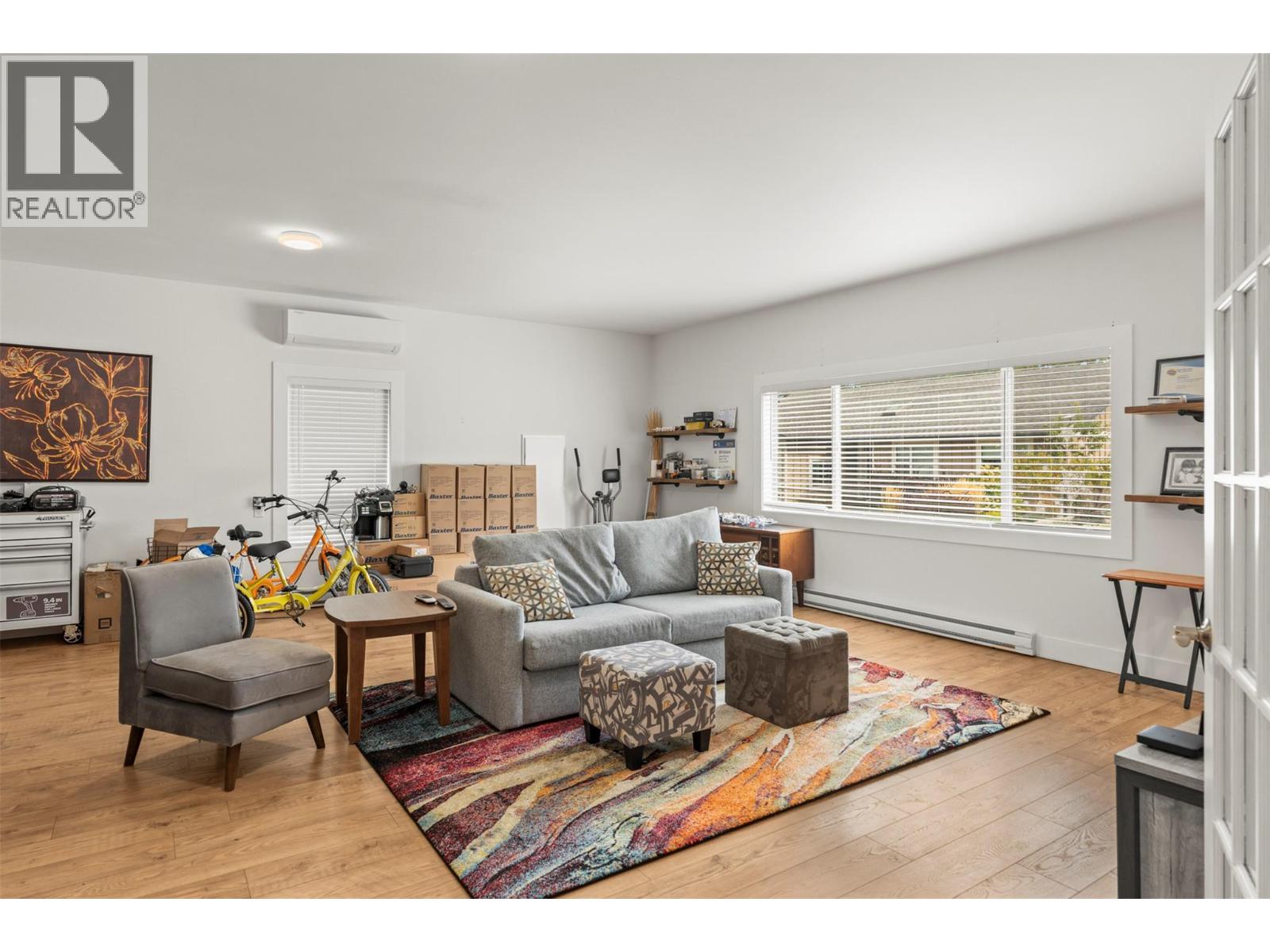  205 Falcon Avenue, Vernon