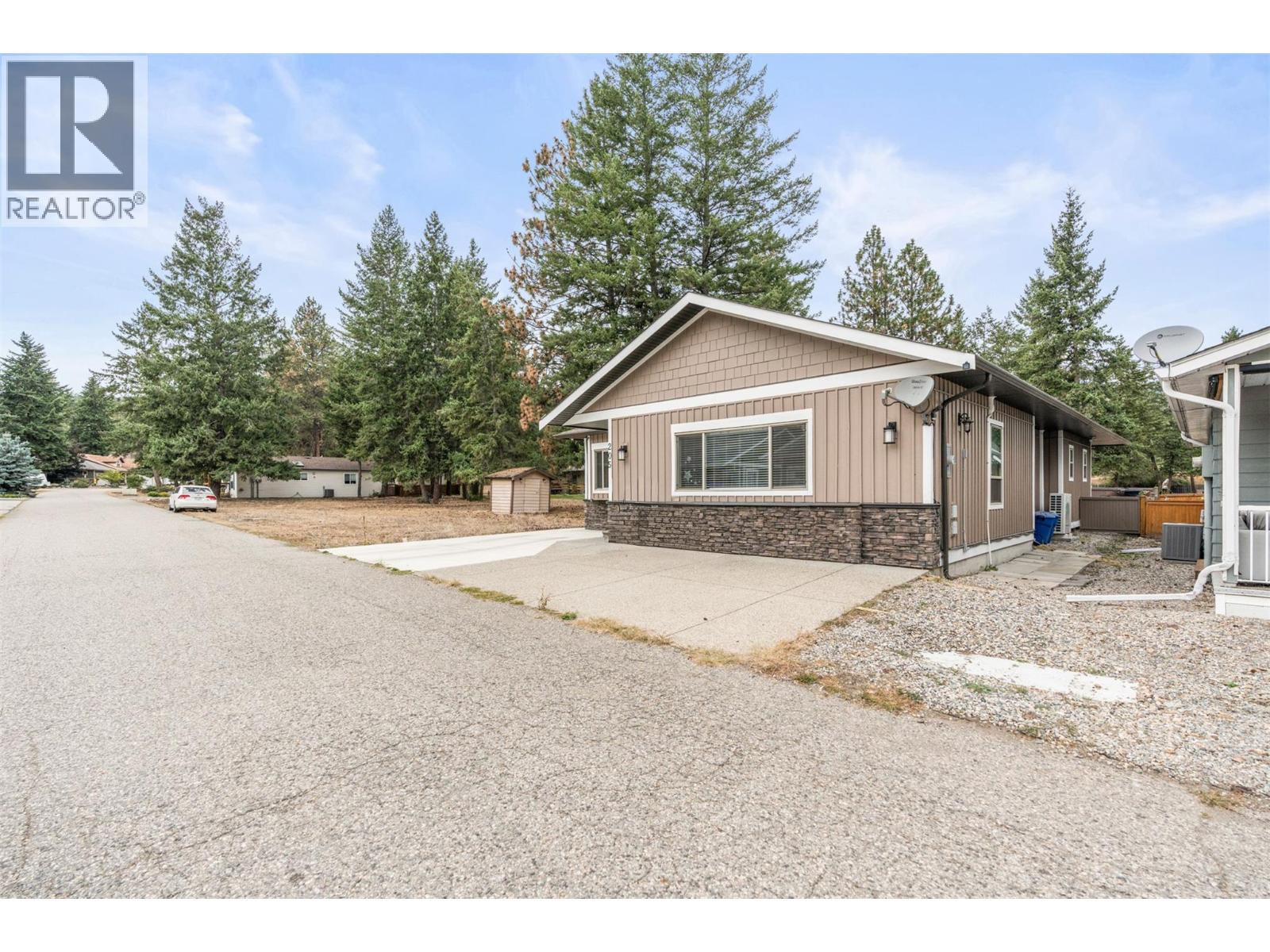  205 Falcon Avenue, Vernon