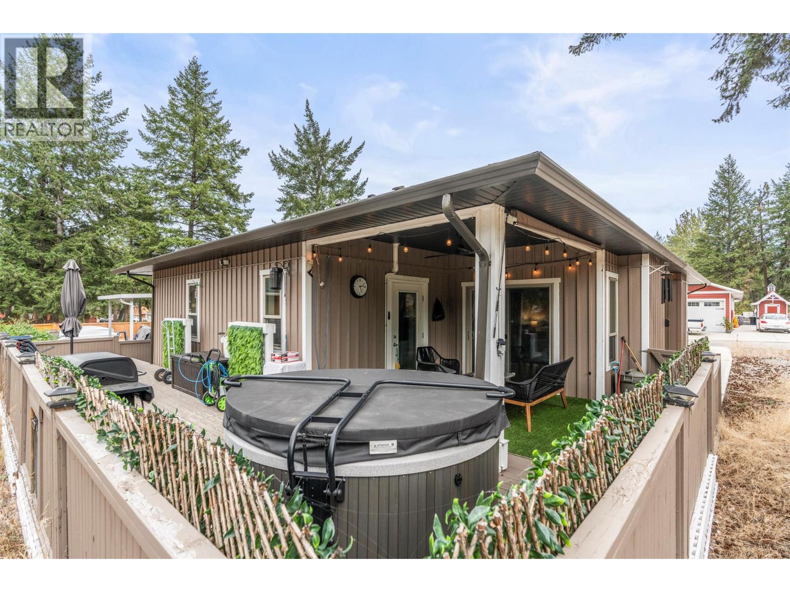  205 Falcon Avenue, Vernon