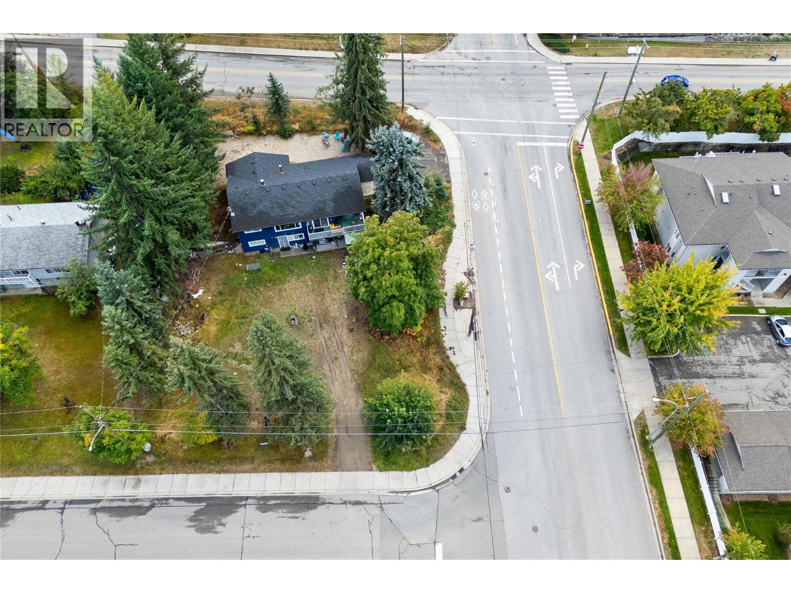 2030 1 Avenue, Salmon Arm