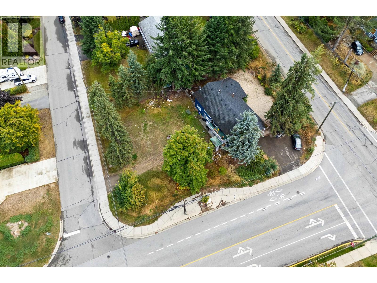 2030 1 Avenue, Salmon Arm