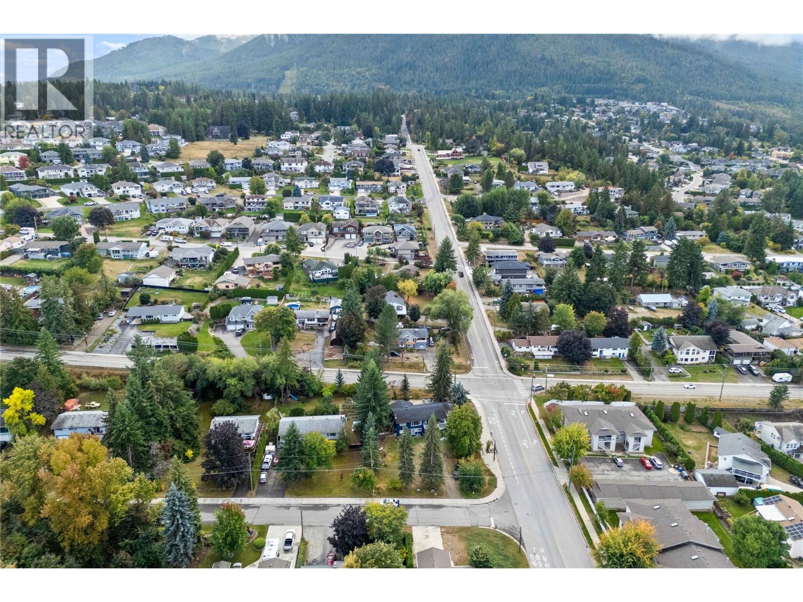 2030 1 Avenue, Salmon Arm