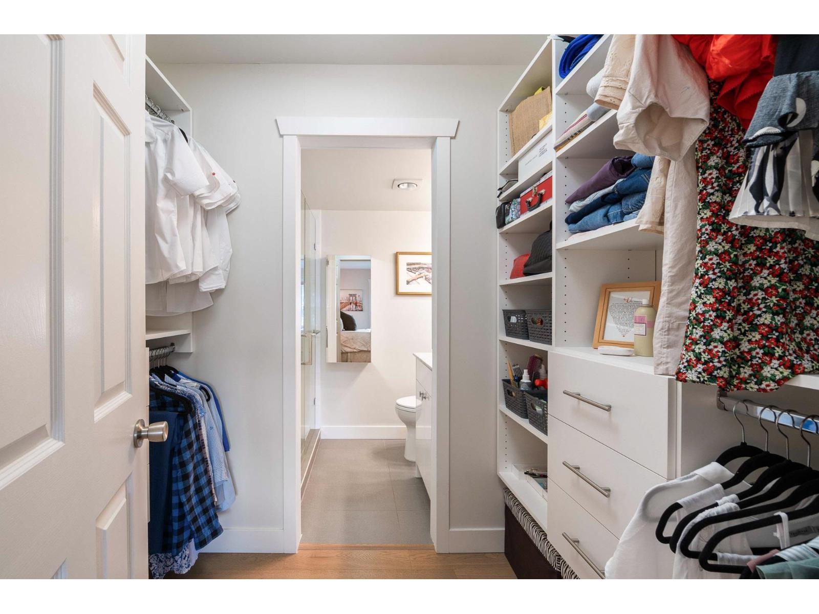 305 1390 MARTIN STREET, White Rock