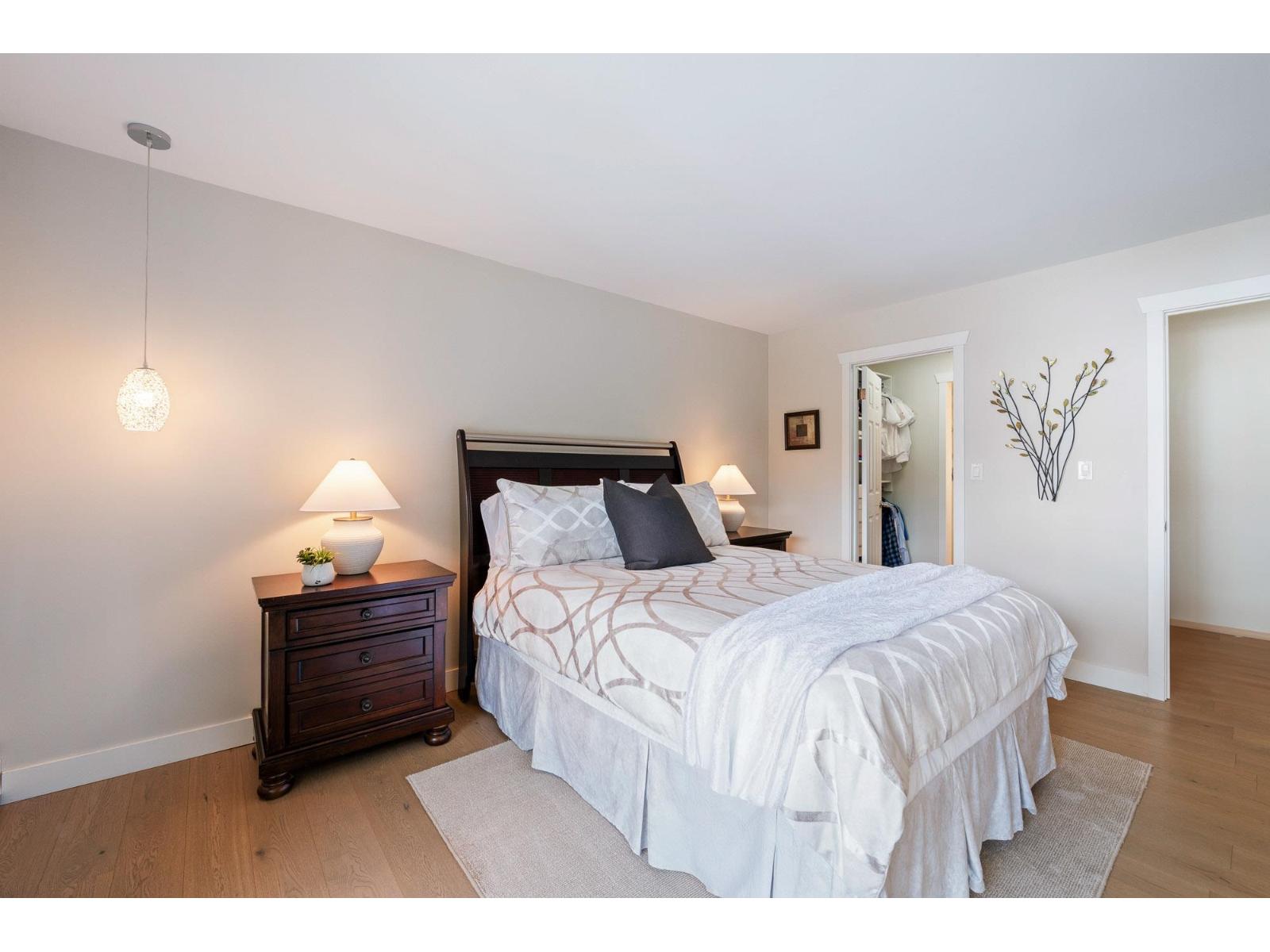 305 1390 MARTIN STREET, White Rock