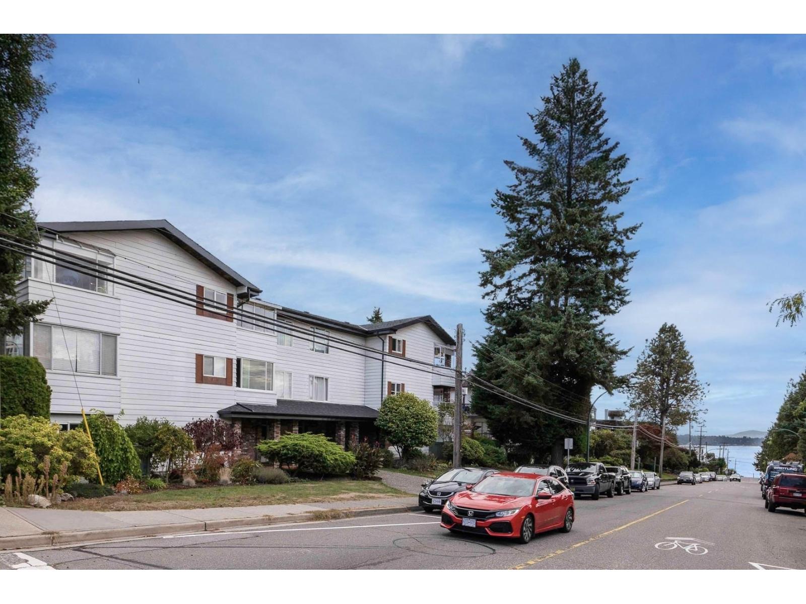 305 1390 MARTIN STREET, White Rock