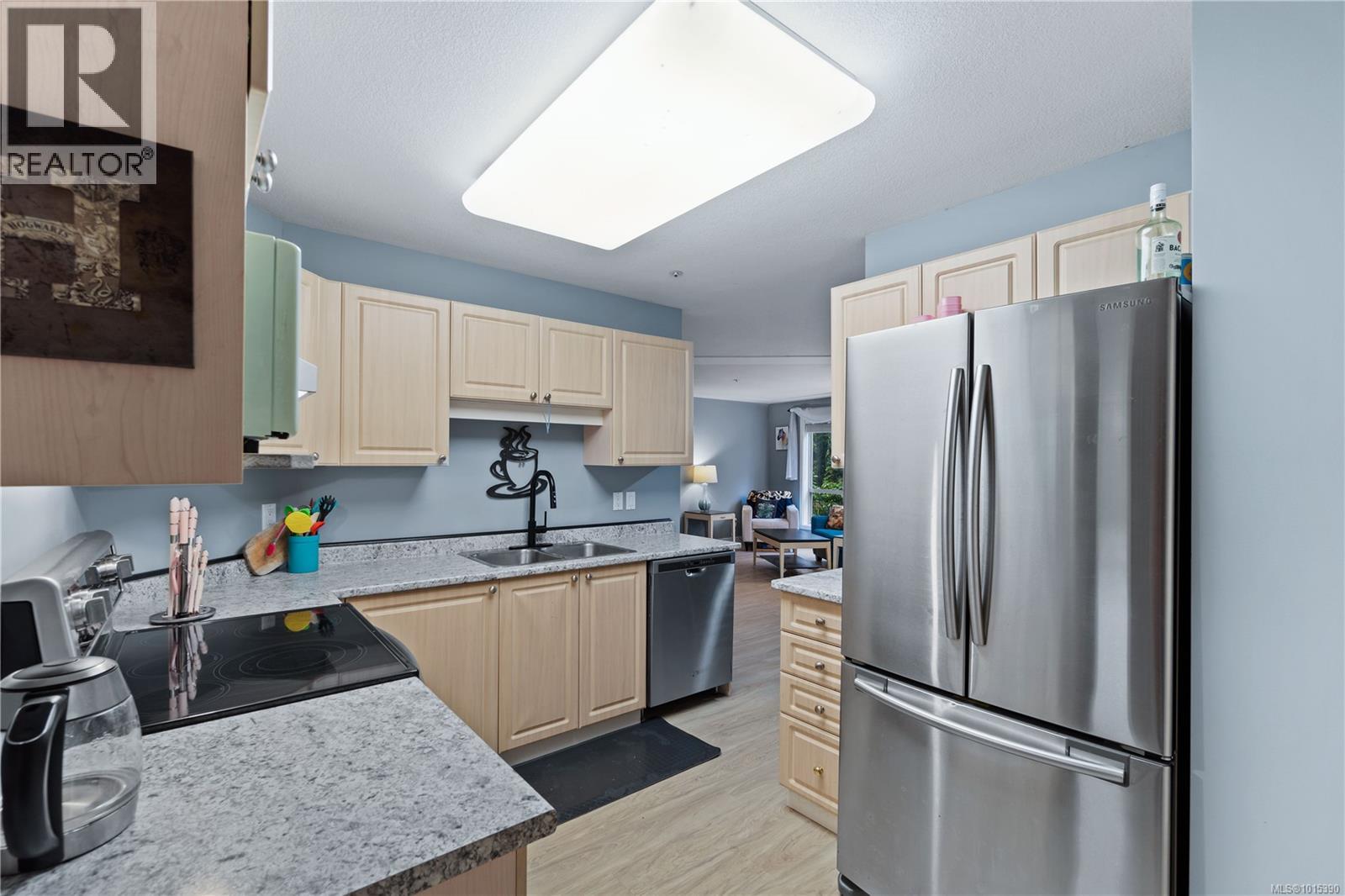 108 335 Hirst Ave W, Parksville