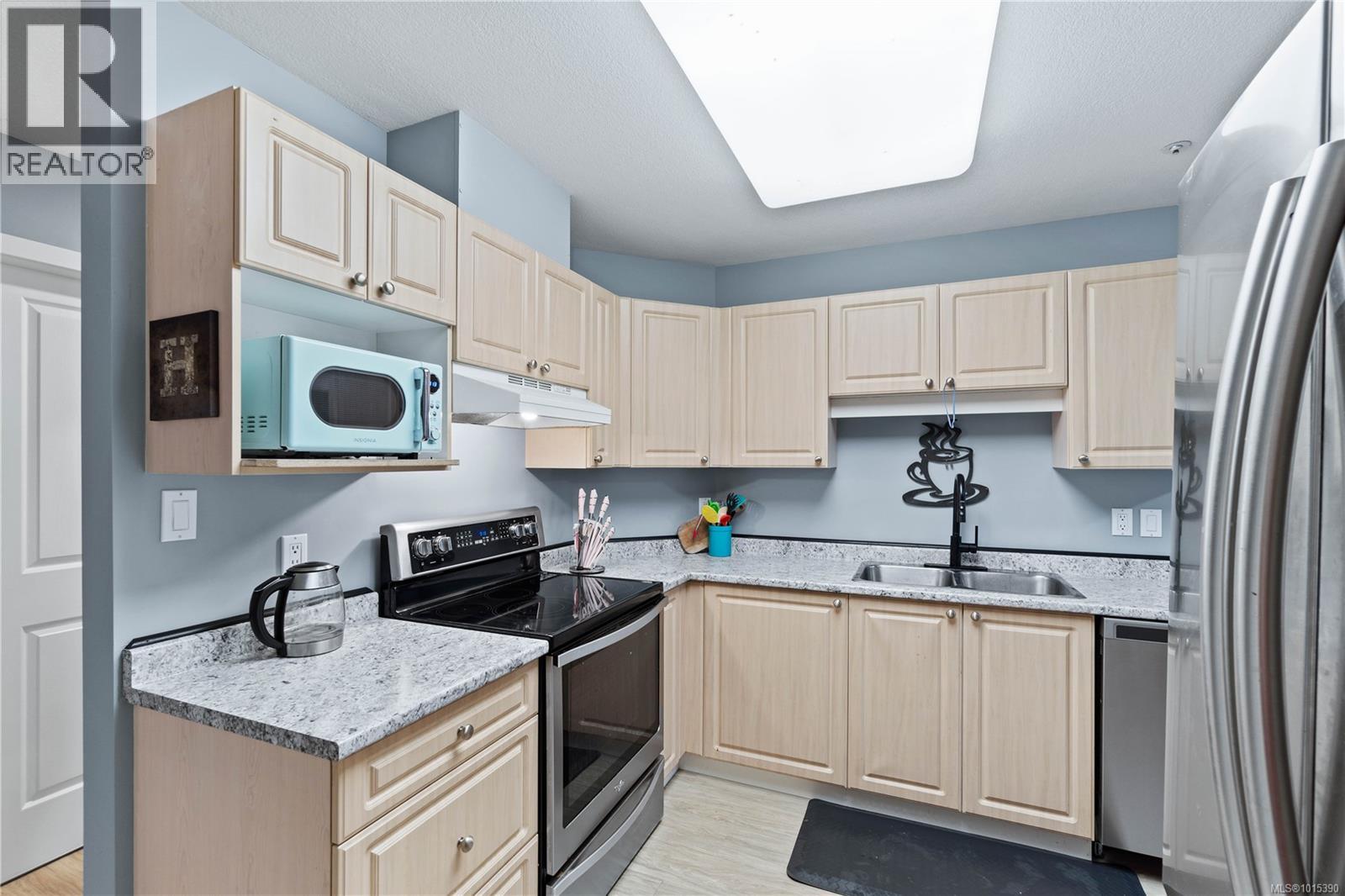 108 335 Hirst Ave W, Parksville