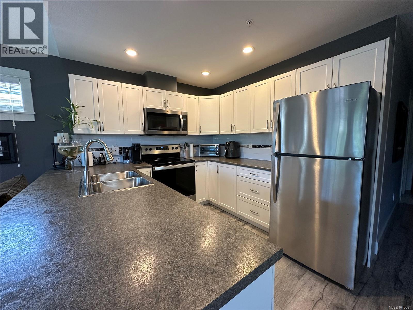 3 6183 Nitinat Way, Nanaimo