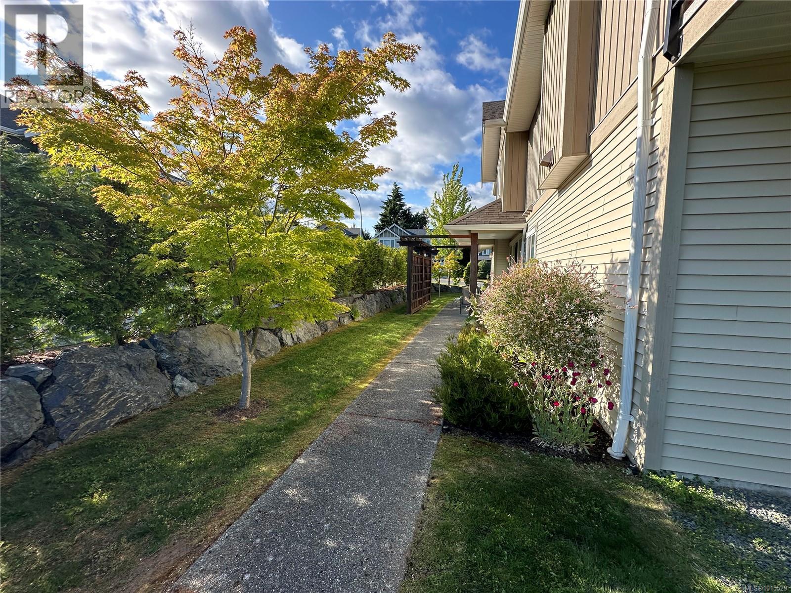 4 6177 Nitinat Way, Nanaimo