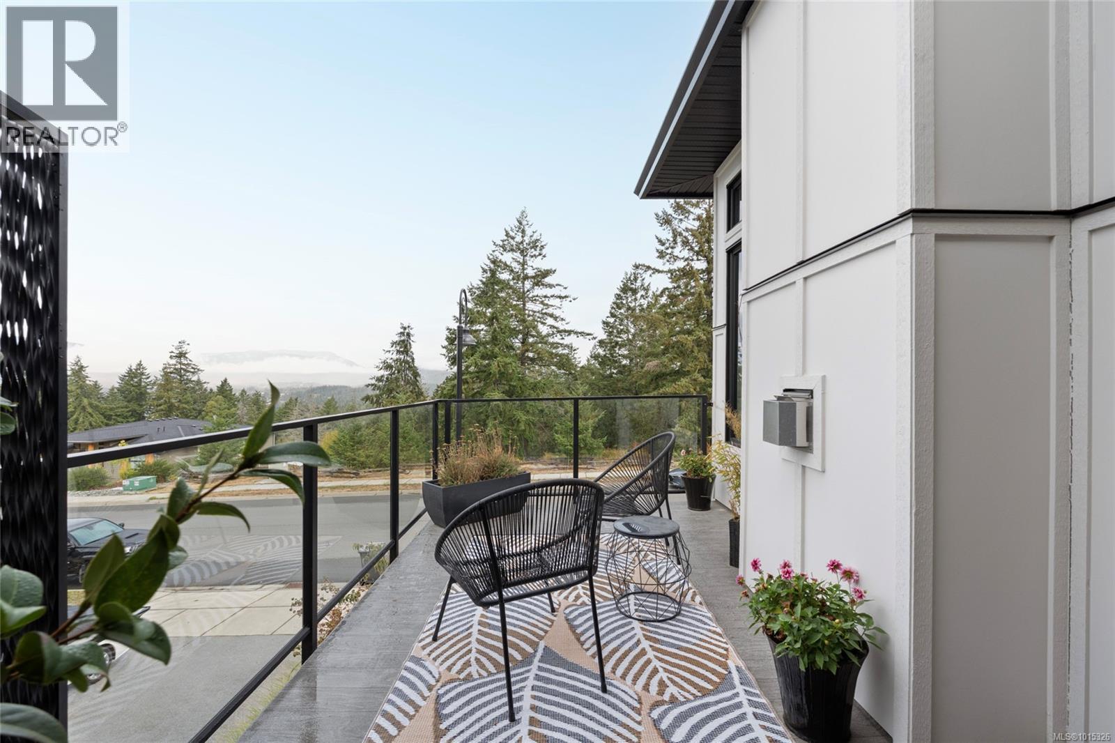 6278 Highwood Dr, Duncan