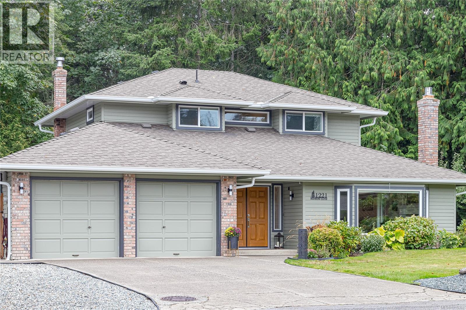 1221 Midiron Close, Qualicum Beach
