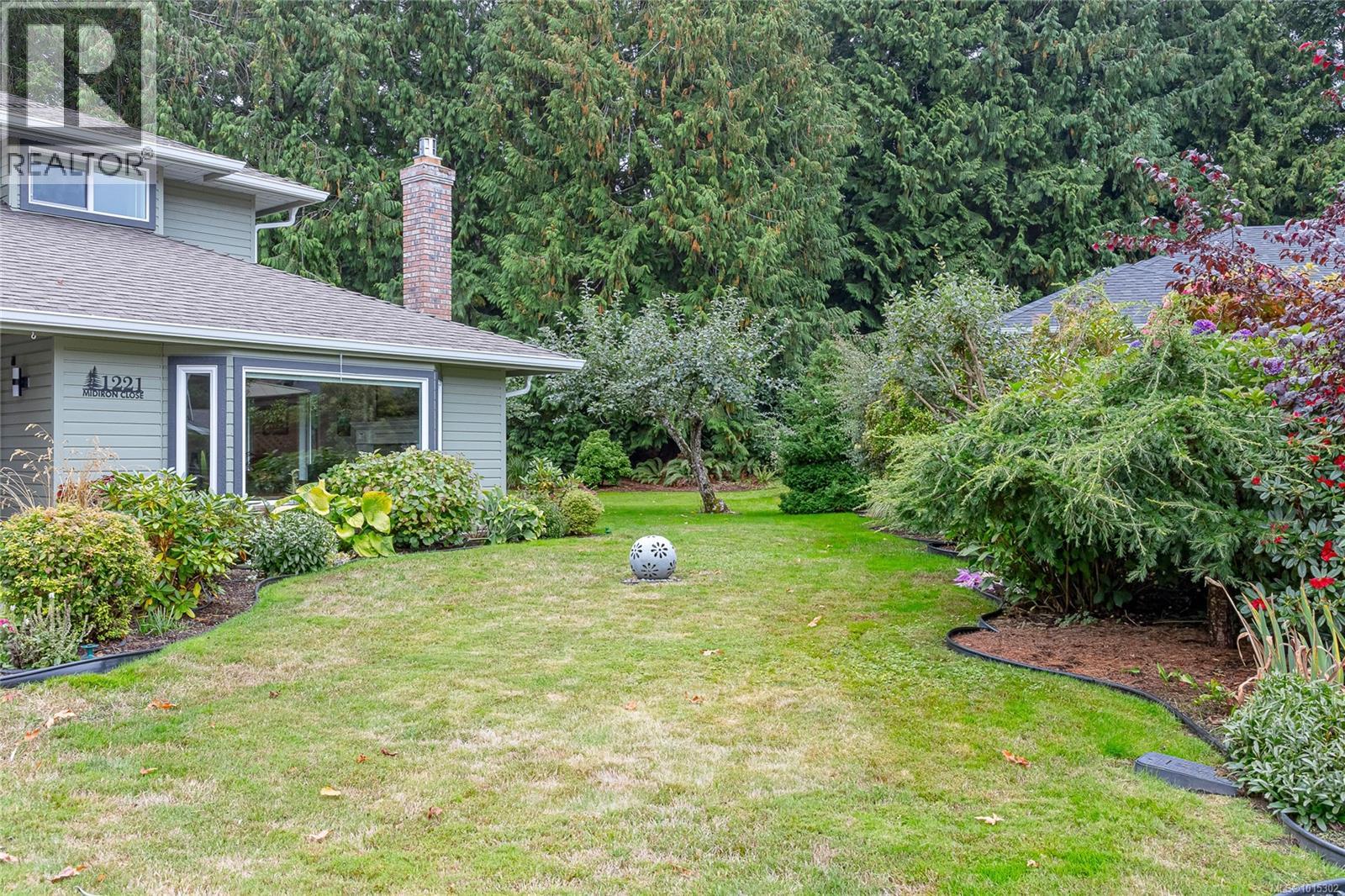 1221 Midiron Close, Qualicum Beach