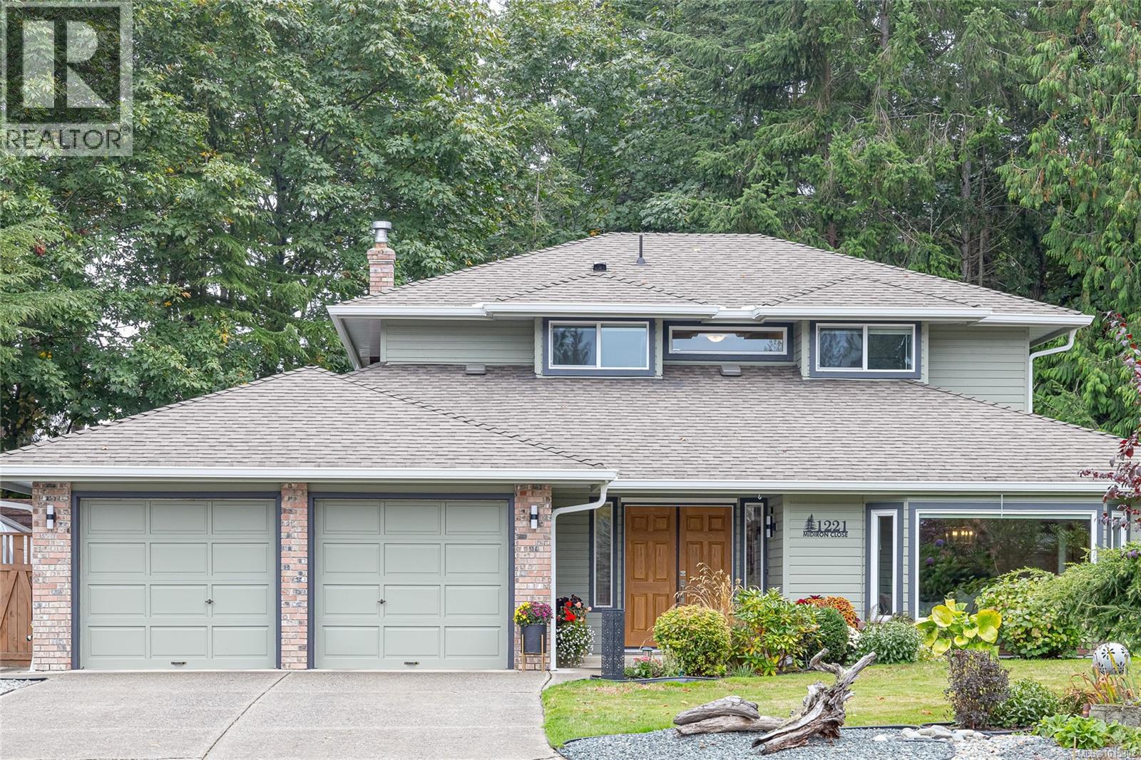 1221 Midiron Close, Qualicum Beach