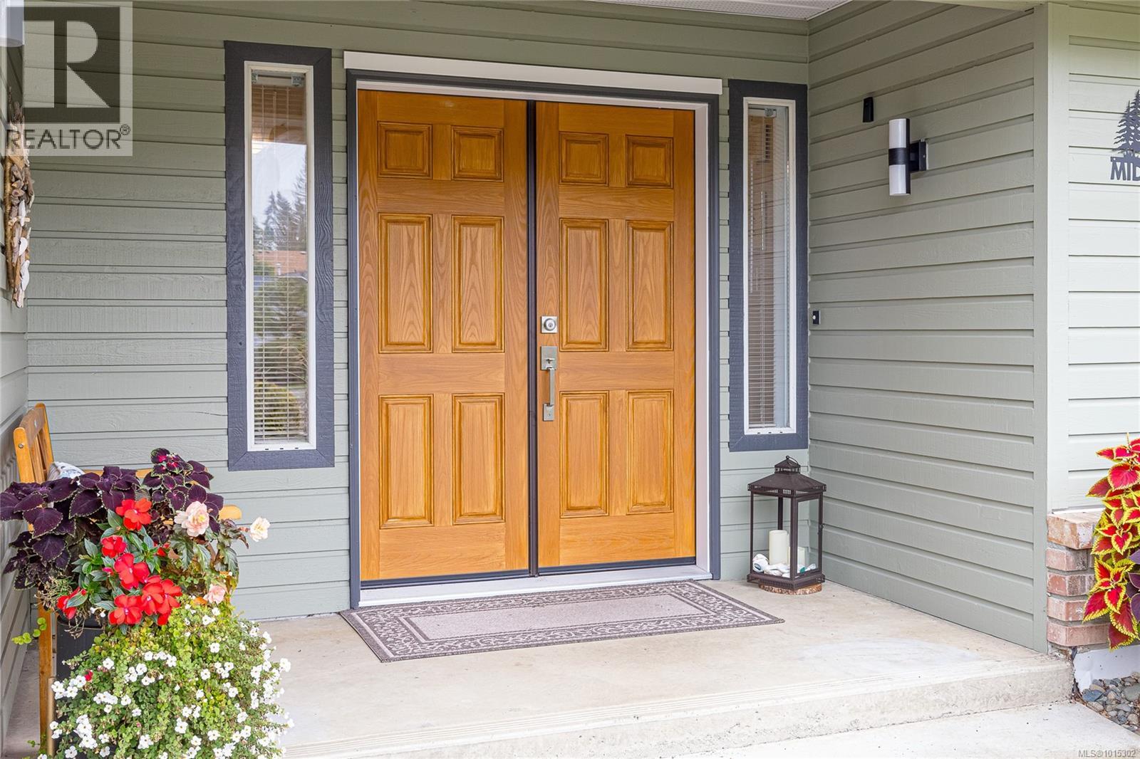 1221 Midiron Close, Qualicum Beach