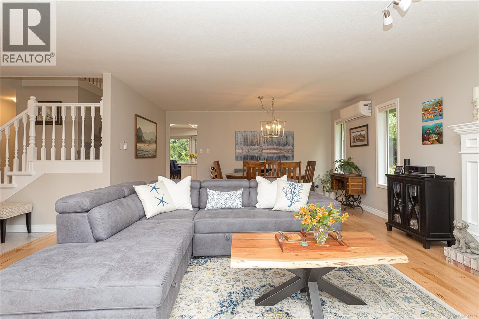 1221 Midiron Close, Qualicum Beach