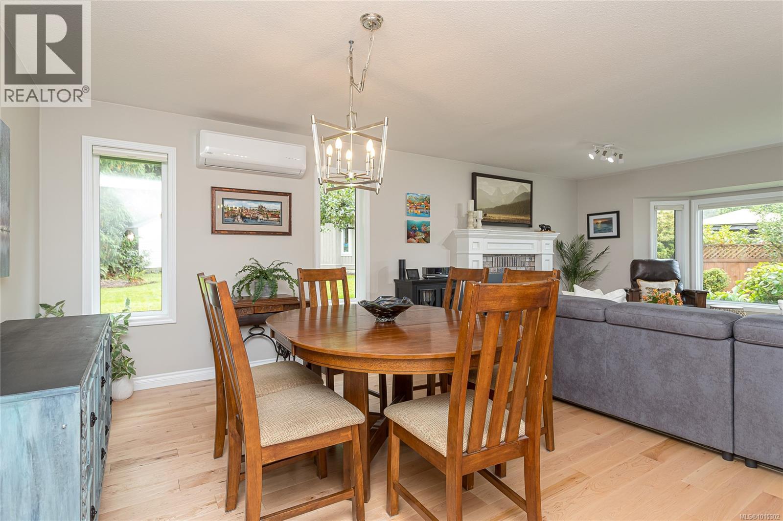 1221 Midiron Close, Qualicum Beach