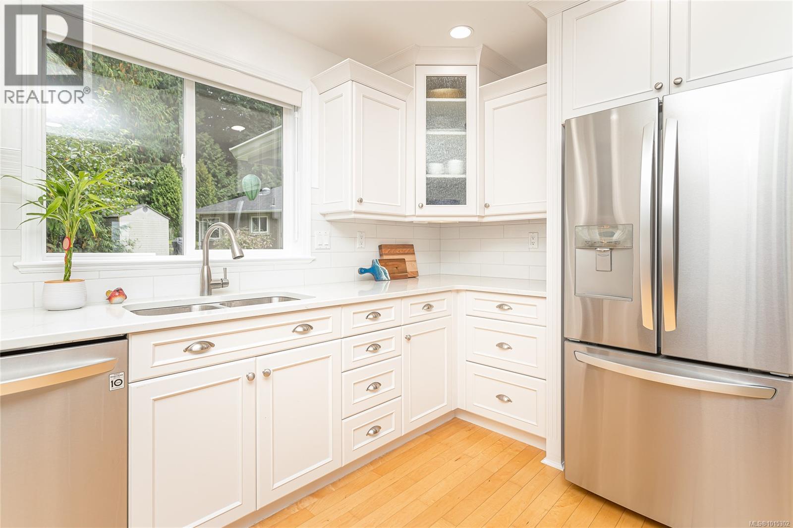 1221 Midiron Close, Qualicum Beach