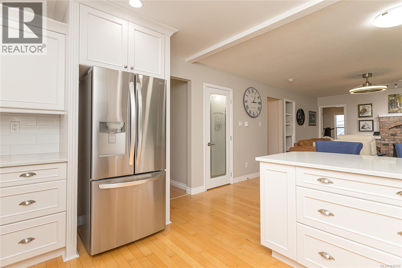 1221 Midiron Close, Qualicum Beach