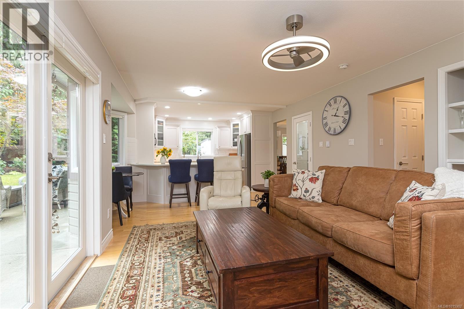 1221 Midiron Close, Qualicum Beach