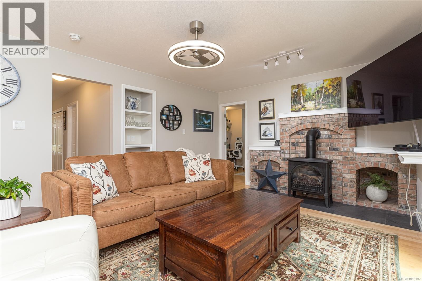 1221 Midiron Close, Qualicum Beach