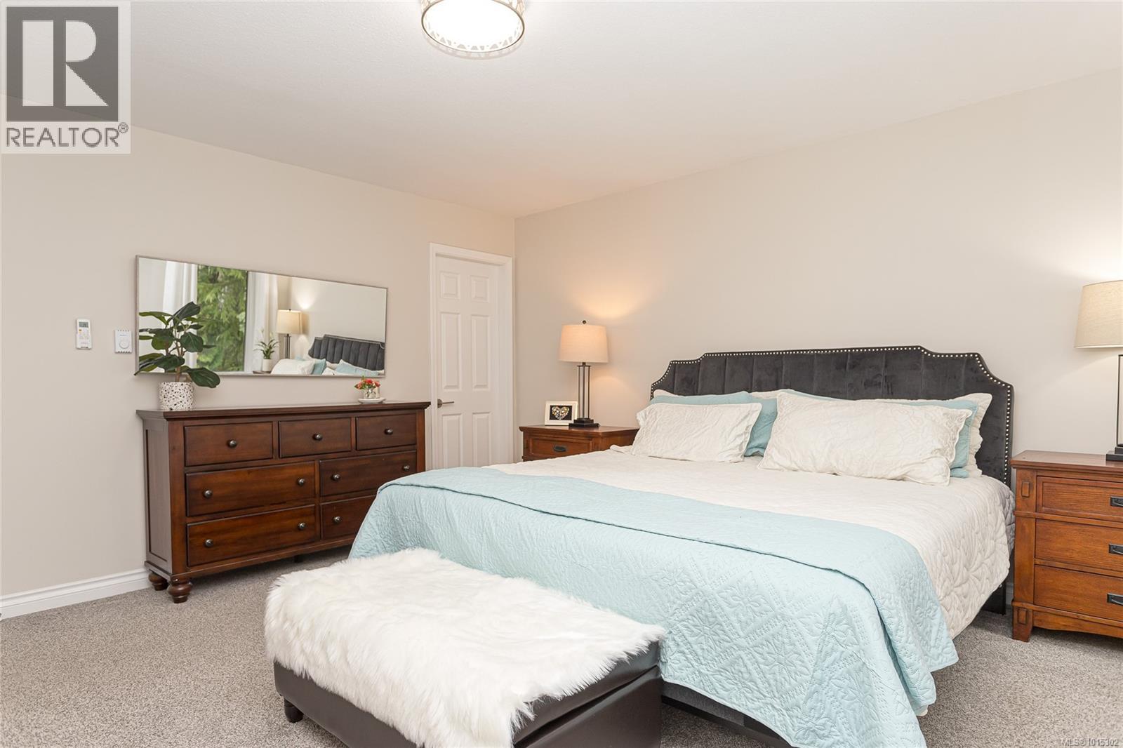 1221 Midiron Close, Qualicum Beach