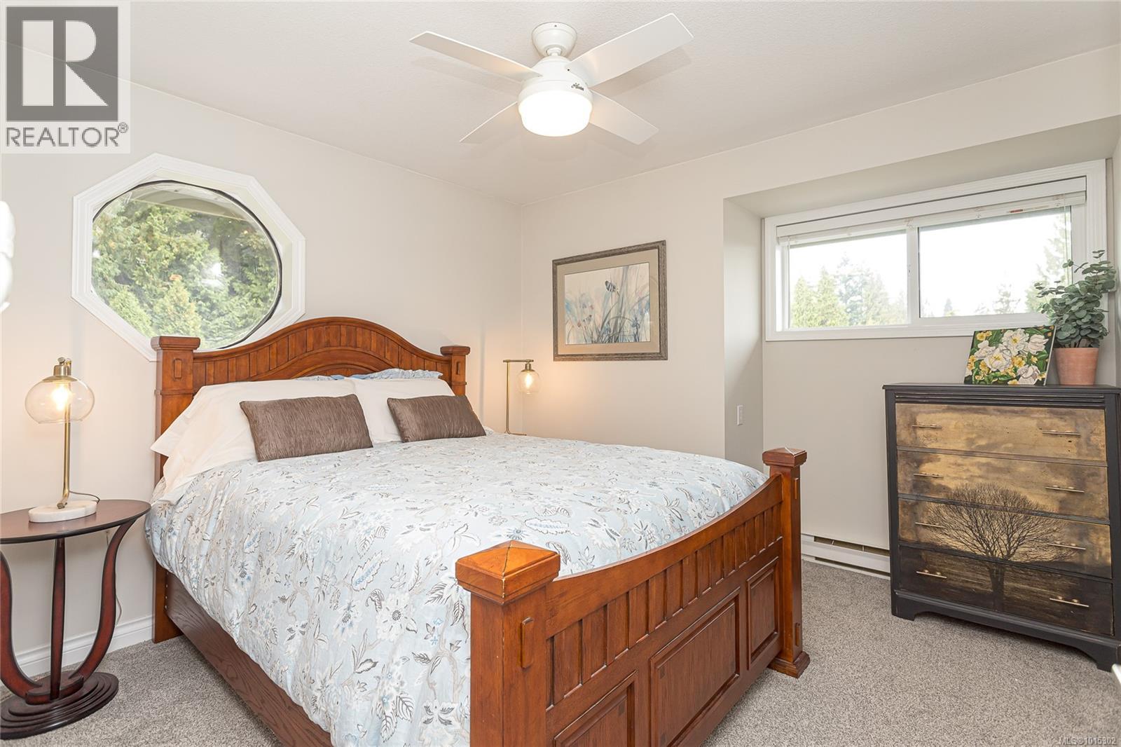 1221 Midiron Close, Qualicum Beach