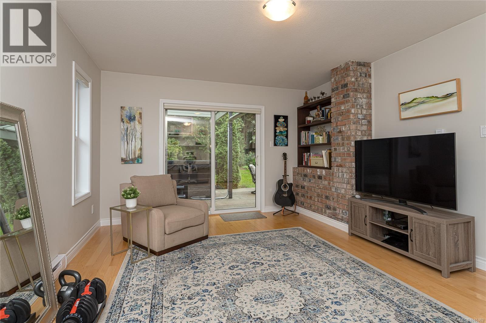 1221 Midiron Close, Qualicum Beach